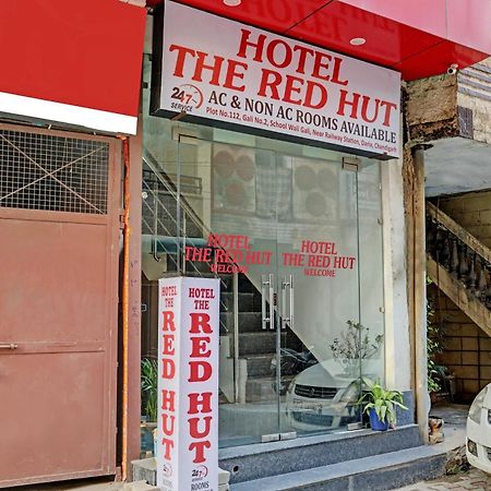 Oyo Hotel The Red Hut Чандигарх Экстерьер фото